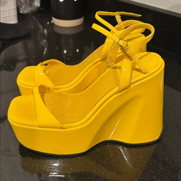 Jeffrey Campbell Yellow Patent Platform Wedge Sandals - Picture 3 of 6